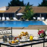 Hôtel Auberge en Camargue|499-499