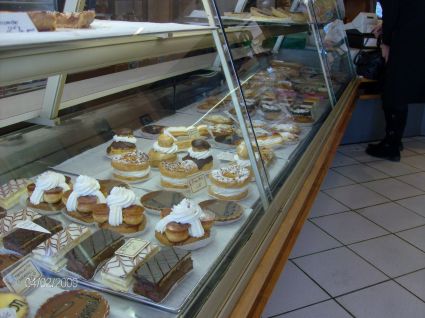 vitrine des patisseries artisanales individuelles